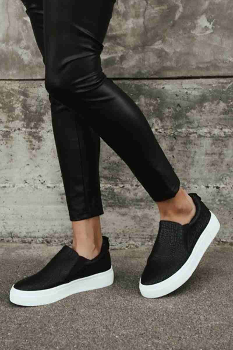 Cassay Black Crocodile-Embossed Platform Slip-On Sneakers